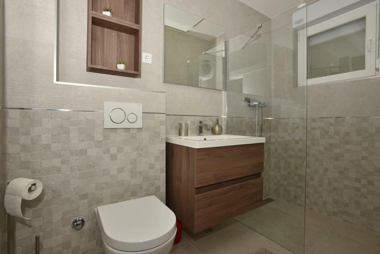 Apartman Petra Apartamento Makarska Exterior foto