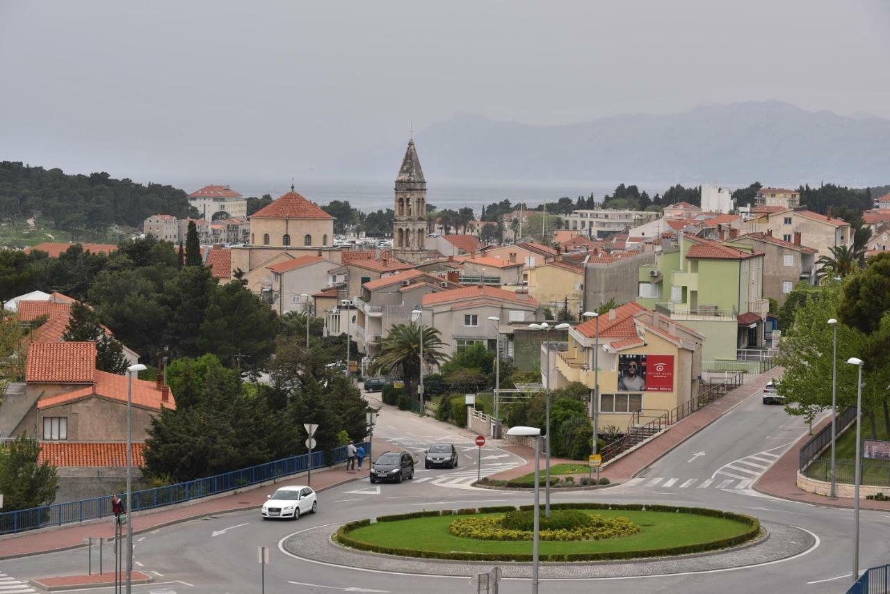 Apartman Petra Apartamento Makarska Exterior foto
