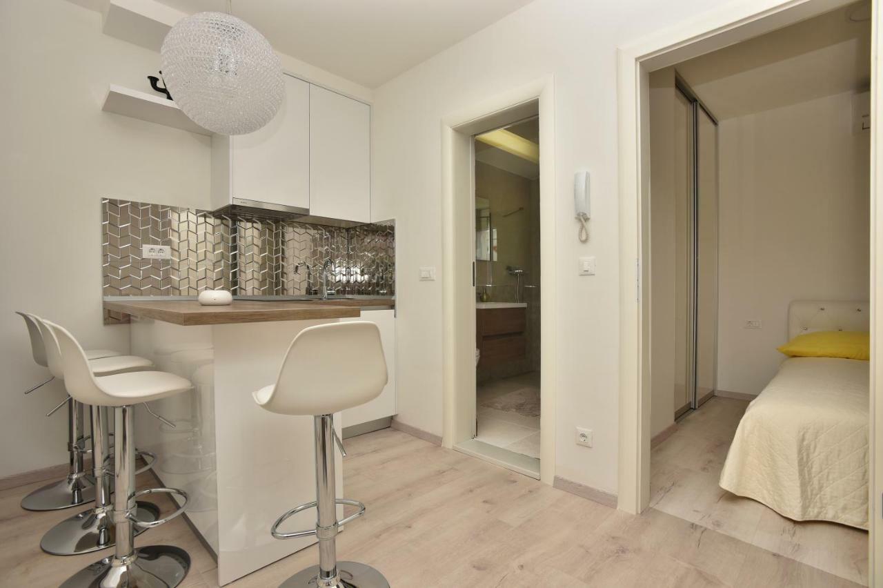 Apartman Petra Apartamento Makarska Exterior foto