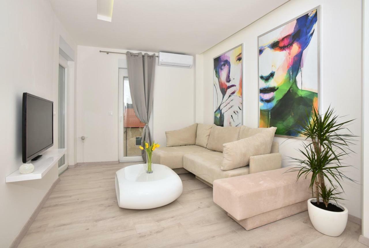 Apartman Petra Apartamento Makarska Exterior foto